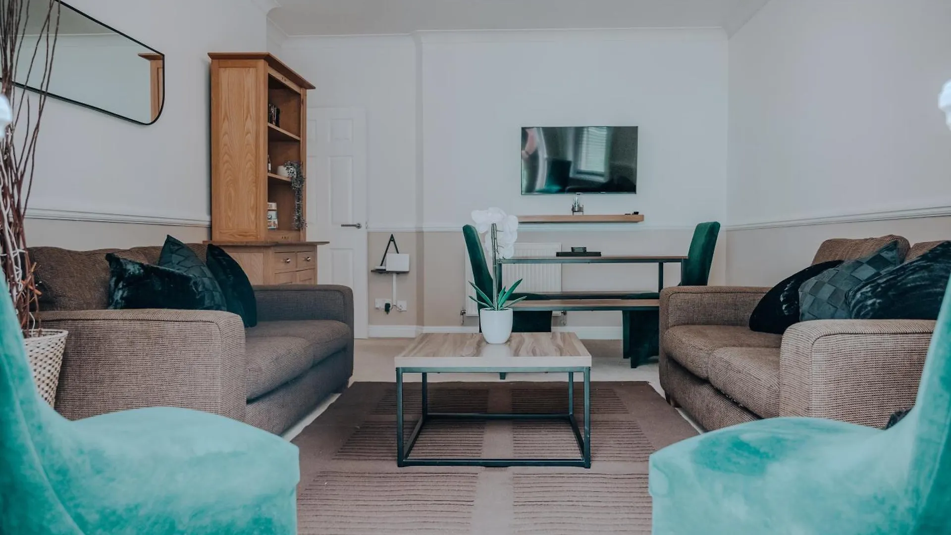 Central 2 Bed Apartment Walking Distance To Beach Bournemouth
