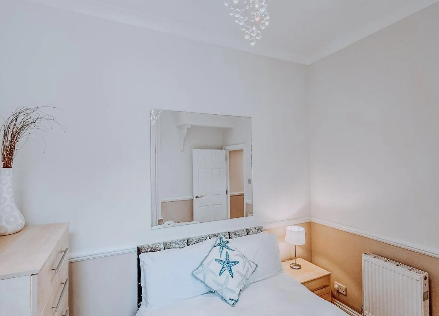 Central 2 Bed Apartment Walking Distance To Beach بورنماوث 0*,